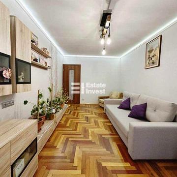 Продам 2 кімн. квартиру на пр. Перемоги, 72.