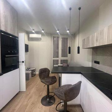 ЖК Славутич, оренда квартири біля метро 1хв на ліфт є Генератор