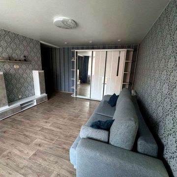 Сдам 1 ком. кв. на Браилках, с евроремонтом, новым.