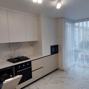 Степана Бандери вул., 77