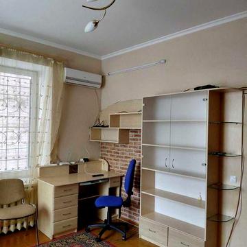 Центр! Гарна 1к. квартира змеблями та технікою.