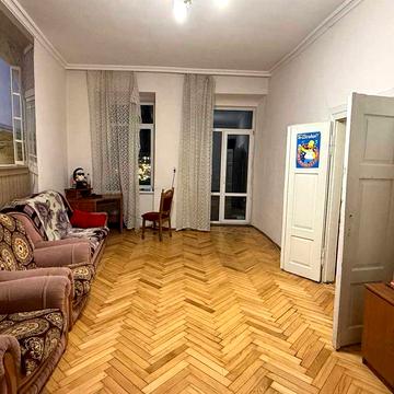 Продаж 3-кімнатної квартири у центрі Львова, вул. Ярослава Осмомисла