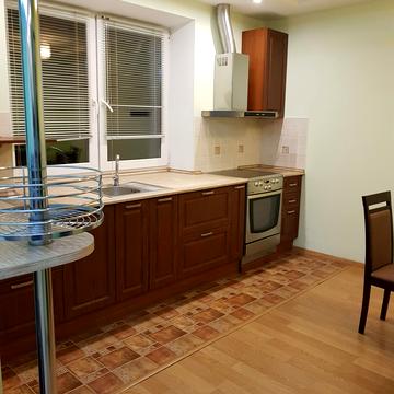 Анни Ахматової вул., 13-Г