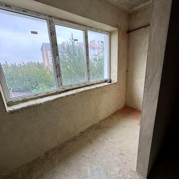 Продається здана велика 2х кімнатна квартира в районі ТЦ Майдан