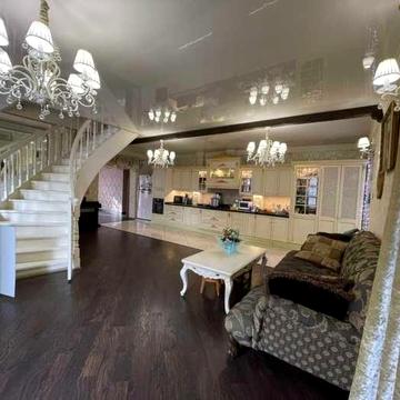 Аренда 5к двухуровневой квартиры в Центре