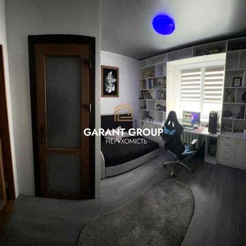 Чотирикімнатна квартира Пересипському районі