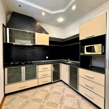 ТРЬОХ чешка, ПРОСПЕКТ НЕЗАЛЕЖНОСТІ, укомплектована! 90м2! Робоче місце