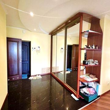 3 кім 98м вул.Наукова, з ремонтом,меблями,технікою.