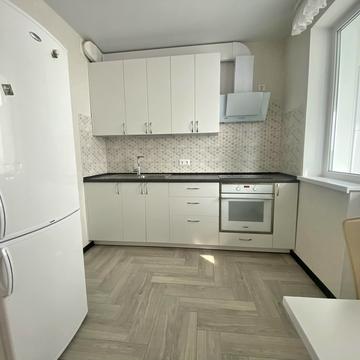 Миколи Руденка бульв. (Кольцова), 8 BOX