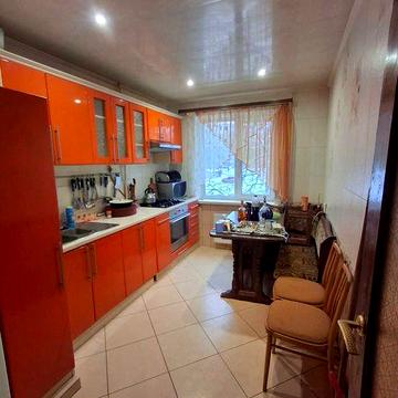 Продається 3 -х кімнатна квартира в районі Садів 2