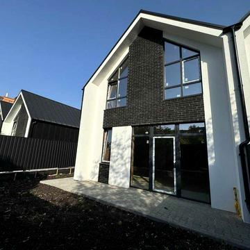 Ваш затишний простір:ДУПЛЕКС 115м², 4 кімнати, балкон та власний двір!