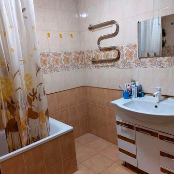 Здається 2-х кім