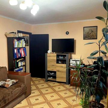 Продам 2-х кімнатну квартиру по вулиці Р. Шухевича 14а