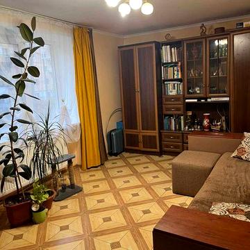 Продам 2-х кімнатну квартиру по вулиці Р. Шухевича 14а