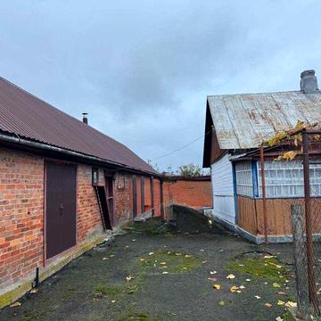 Будинок дачного типу