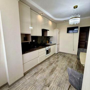 Продаж 2-кім. квартири в новобудові, в. Наукова