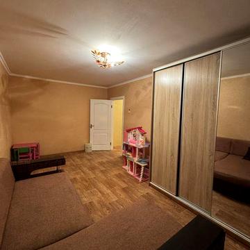 Продаж 2-кімнатної квартири з ремонтом, Рокоссовського, ринок Ніва