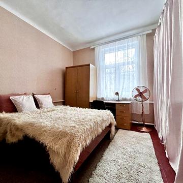 Будинок з паркомісцем в оренду