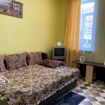 1 кім.квартира економ (можна під послуги)