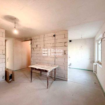 Продам 2 кімн. квартиру на вул. Дерев’янка, 18.