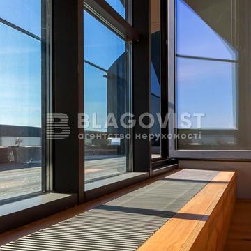 Андрія Верхогляда вул. (Михайла Драгомирова), 1