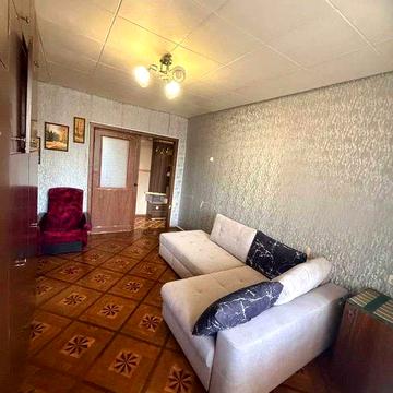 Продам  2-кімнатну квартиру на Черемушках вул.Генерала Петрова/Гайдара