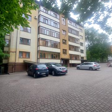 Князя Острозького вул., 8а