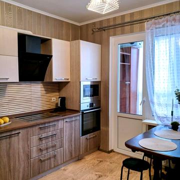 Бориса Гмирі вул., 10/40