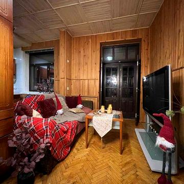 Без комиссии.Продам 2 комн квартиру 70м в элитной сталинке Г.Харькова