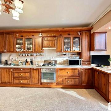 Продається простора 2кім квартира, індивідуальне опалення