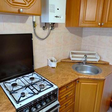 Здам 1 ком квартиру на вул. Дегтярівська 11 метро Лукья́новская