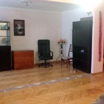 Сдам 2-к.кв.возле м.Дворец Спорта