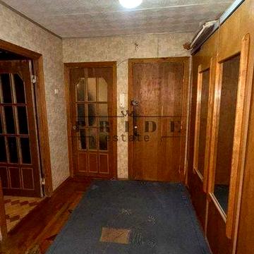 .Простора трикімнатна квартира за привабливою ціною на Троєщині