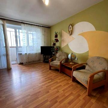 Продається трикімнатна квартира