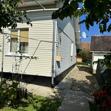 Затишний будинок між біля Рожнятова