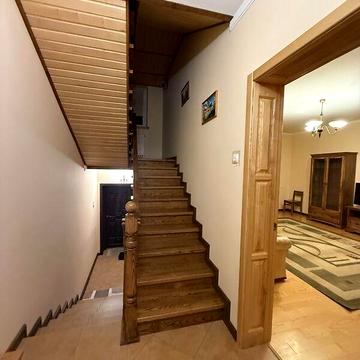 Довгострокова оренда 2к Дім Білогорща вулиця