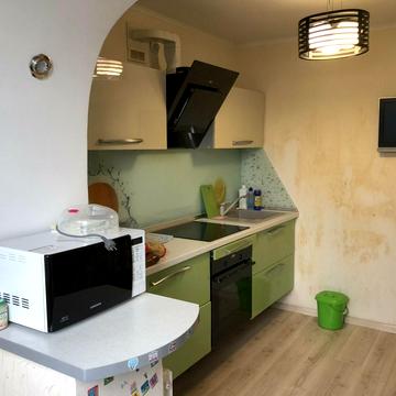 Лазурна вул., 14