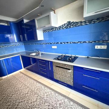 Продаж 3 кімнатної квартири на Виставці