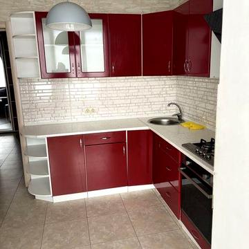 •	1-кімнатна з автономним опаленням і ремонтом