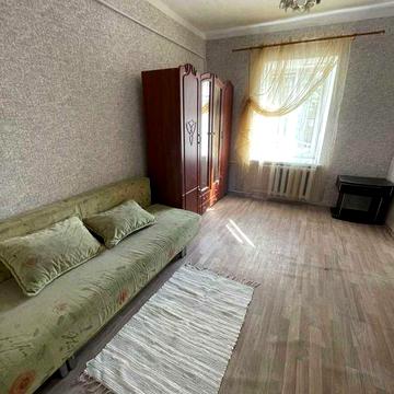 Ватутина - привоз, свет есть всегда  высокий первый этаж