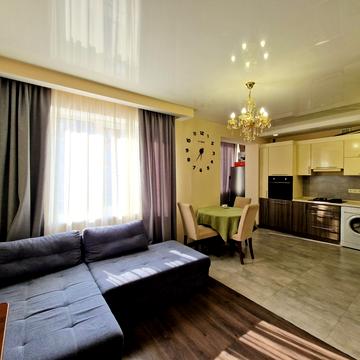 Подільська вул., 1