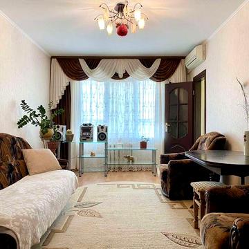 %Трикімнатна квартира на Грушевського