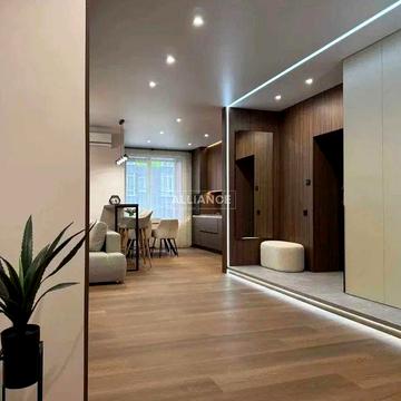 Елітна 3-кім квартира поруч міського Озера