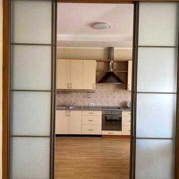 Оренда 3к на Печерську, Палац України