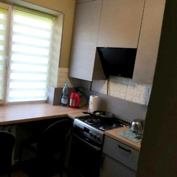 Продається двокімнатна квартира біля парку