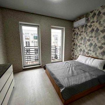 Продам простору квартиру ЖК Золотые Столбы