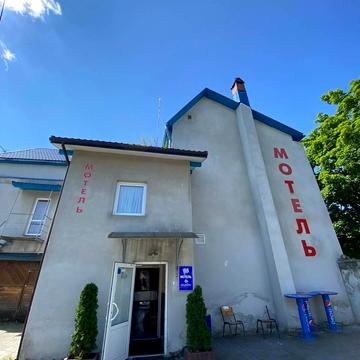 Євгена Коновальця вул., 433