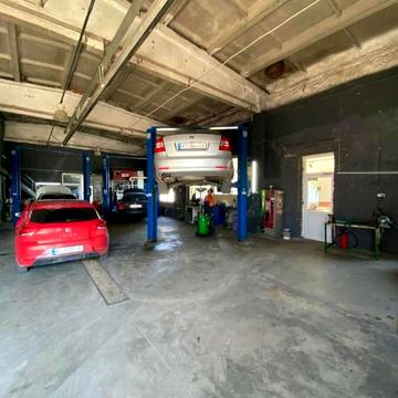 Євгена Коновальця вул., 433