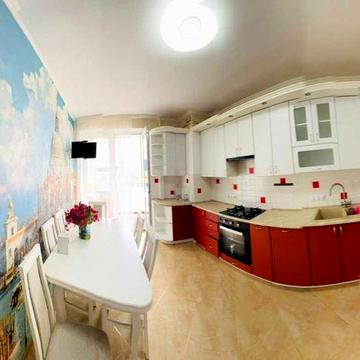 Оренда 2-кімнатної квартири з електрозарядкою на вул. Мікльоша