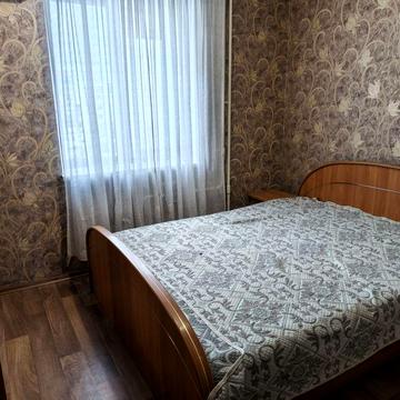 Сдам трёхкомнатную квартиру на длительный срок .